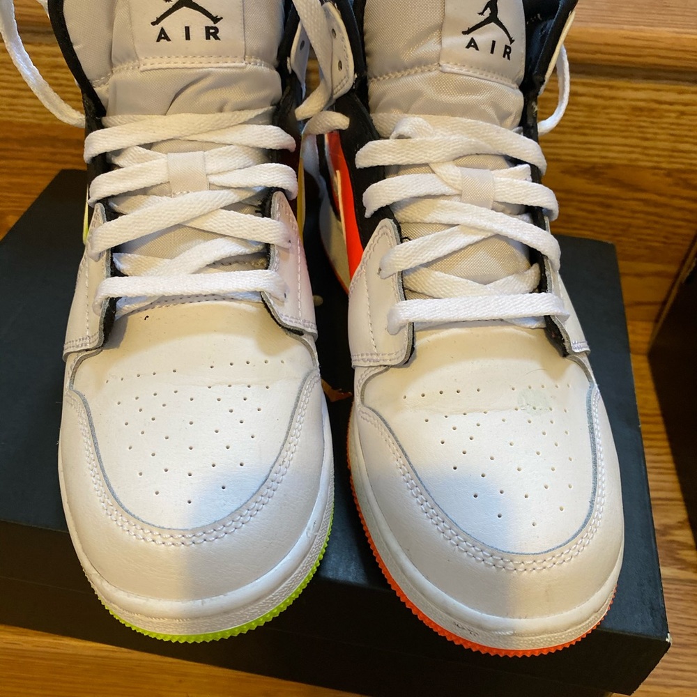 Jordan 1 - Picture 2 of 4